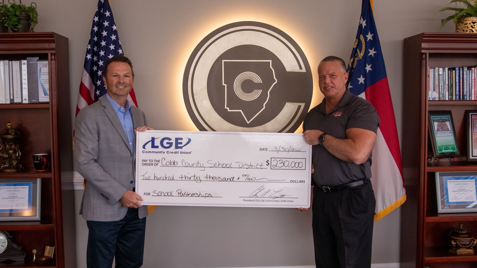 LGE Community Credit Union is a proud partner of Cobb County School District. In 2020, LGE gave a generous $230,000 to Cobb Schools in the form of individual school partnerships. (Pictured Left to Right: Chris Leggett, LGE CEO, and Cobb Schools Superintendent Chris Ragsdale.